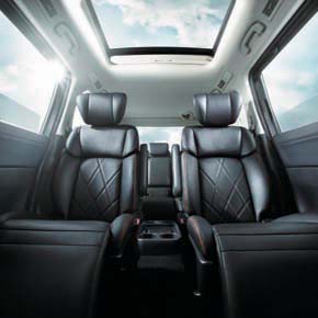 Singapore-Nissan-Elgrand-luxury-minivan-rear-seats