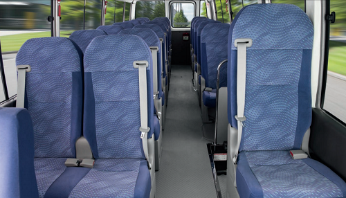 interior de autobús toyota coaster para 23 pasajeros en singapur