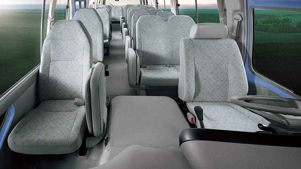 asientos traseros de autobús toyota coaster para 23 pasajeros en singapur